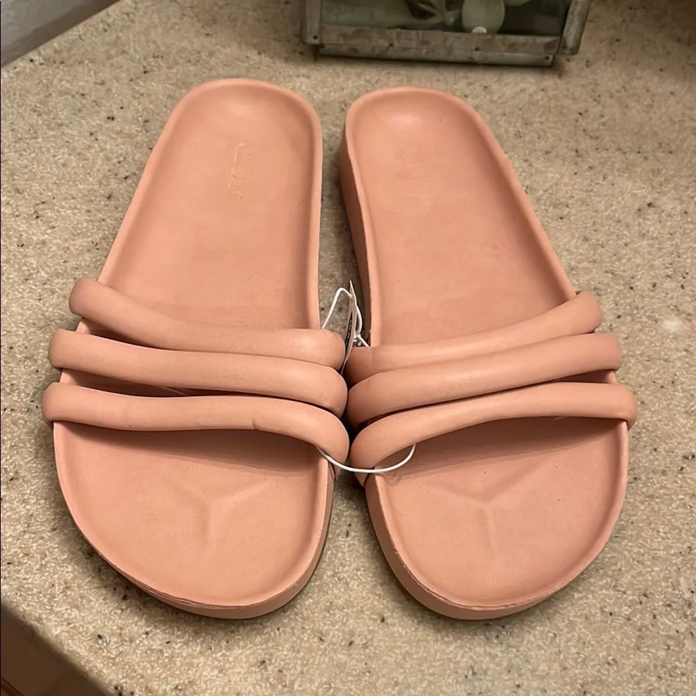 Old Navy Pink Slide Sandals with Minimalist Design
